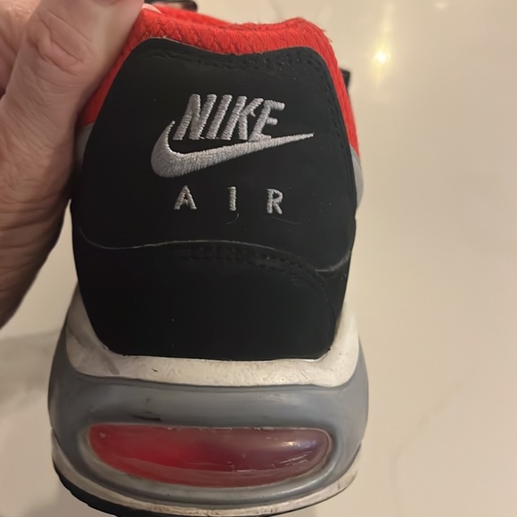 Nike Air Max Command Men's Size 10.5 Black Gray Red Great Condition - Picture 5 of 8